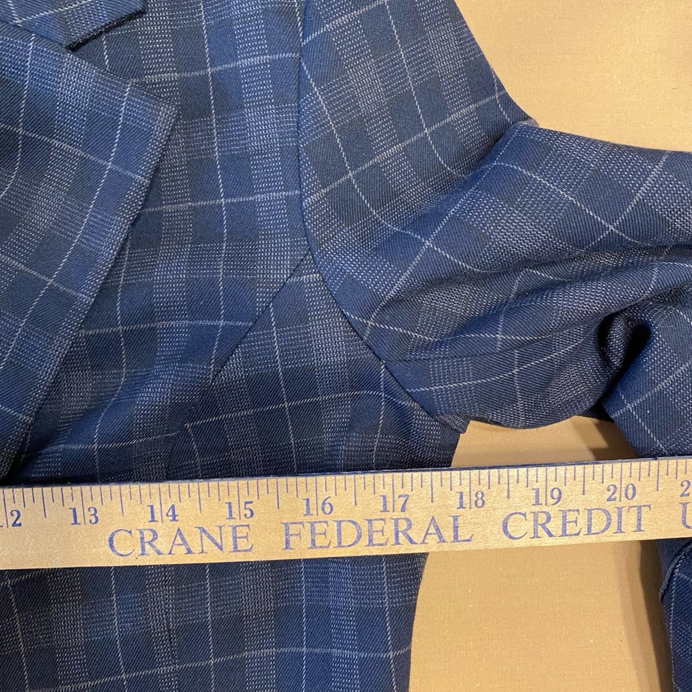 Savile Row. Women’s navy and gray plaid blazer with elbow patch’s. Size medium - Picture 14 of 15